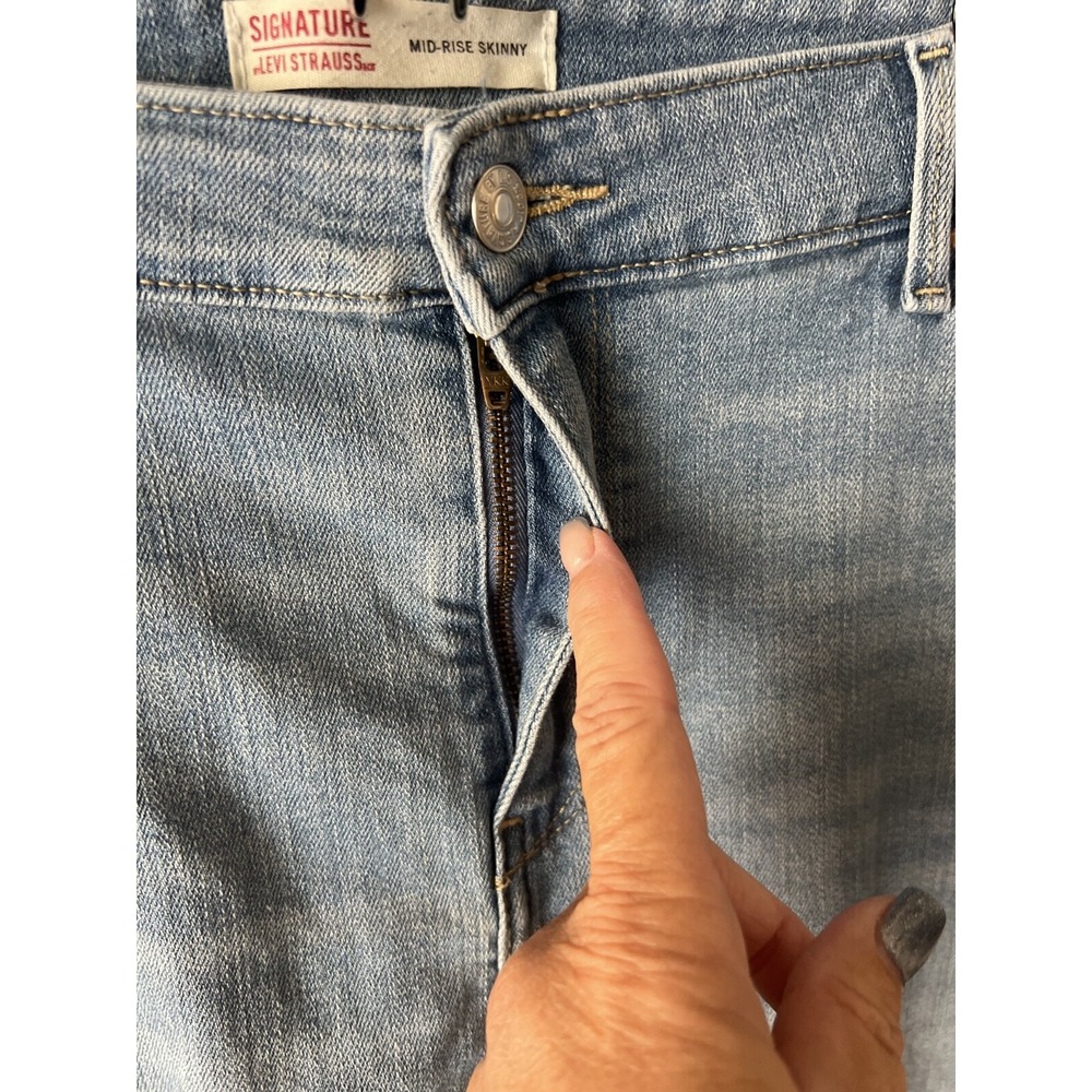 LEVI Signature-Women's 5 Pocket Stretch Denim Jeans Size 35/30 - Picture 5 of 12